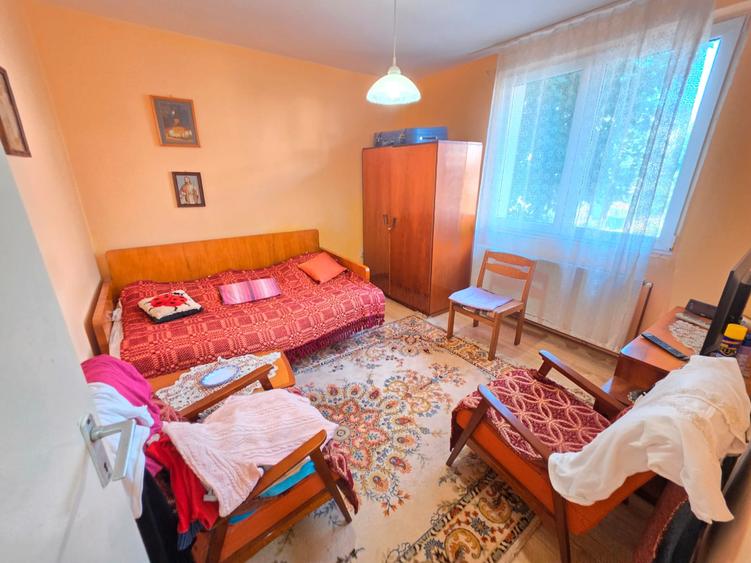 Apartament 2 camere liber la vanzare zona Astra str.Neptun etaj 1 balcon mare