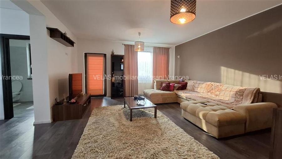 Casa noua + spatiu comercial + spalatorie auto - 9