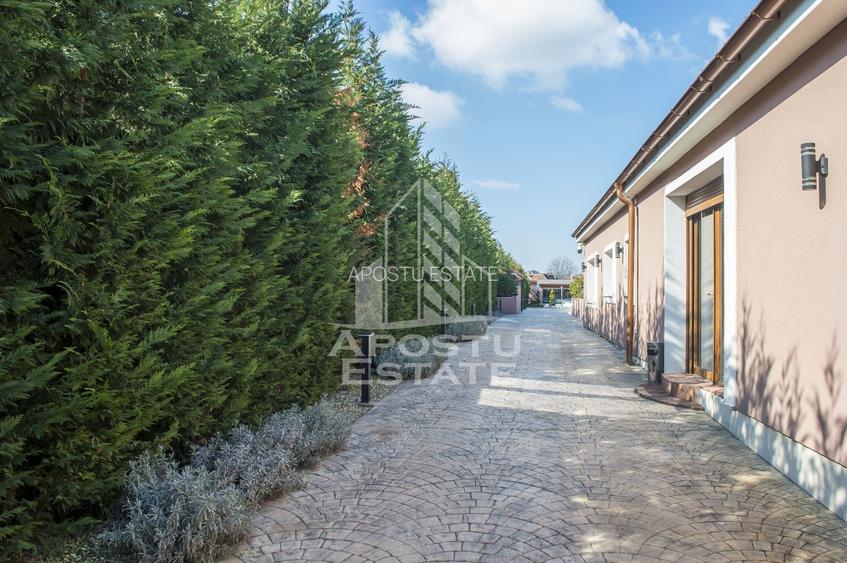 Vila,Piscina,teren fotbal,gradina,vegetatie - 27