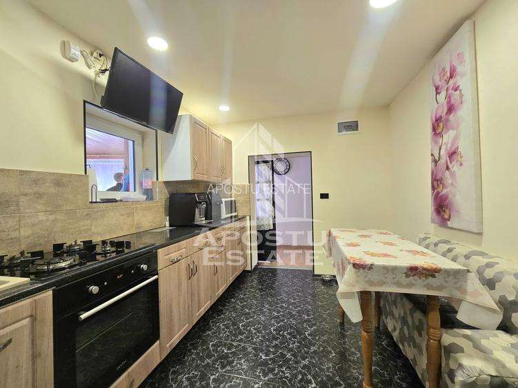 Casa individuala de vanzare, 4 camere, 2 garaje, Lipovei - 26