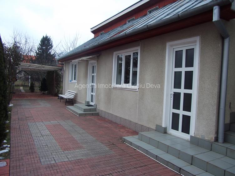 Vand casa in Deva, zona ultracentrala, constructie realizata in anul 2000 - 6