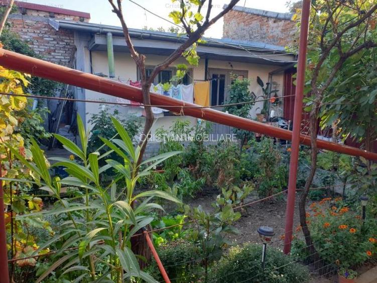 C.Galati -Independentei Vila P+1 299mp Construit anul 2000, teren 300mp - 11