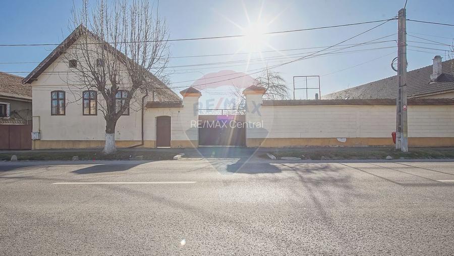 Casă de vânzare în centrul localității Prejmer, teren 5.055 mp! - 3