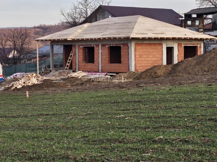 se vinde casa 80% finalizata langa lac Dumbrava - Iasi sau se contracteaza si se - 10