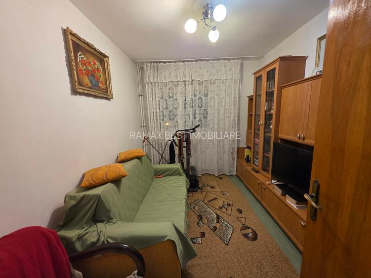 Titan, 5 minute metrou, strandul Cara, pe strada Stanila, bloc H, 4 etaje - 13