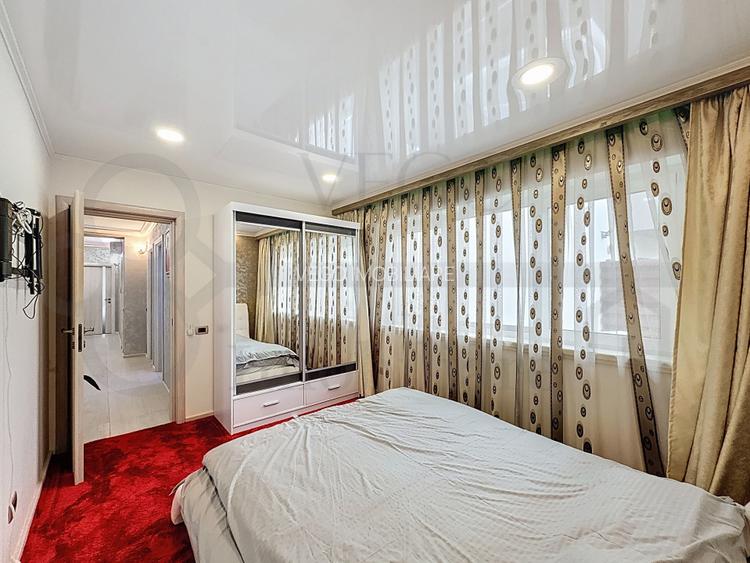 4 camere, 100 mp, terasa 35 mp, 2 garaje, aproape de Royal School - 2