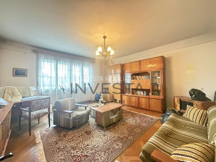 Casa spatioasa de vanzare cu front 27 ml in zona Andrei Muresanu - 12