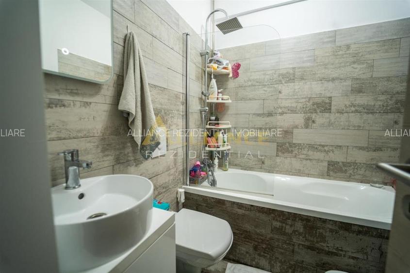 Apartament spatios cu 3 camere si 2 bai, situat în complexul Creative - 10