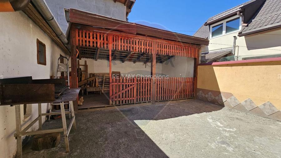 Casă individuală de vânzare | P+E+M | Central | Cristian - 19