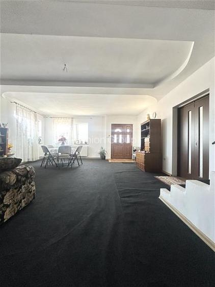 Casa S+P+1E cu Teren de 854 mp, Pretabila pentru Doua Familii - 37