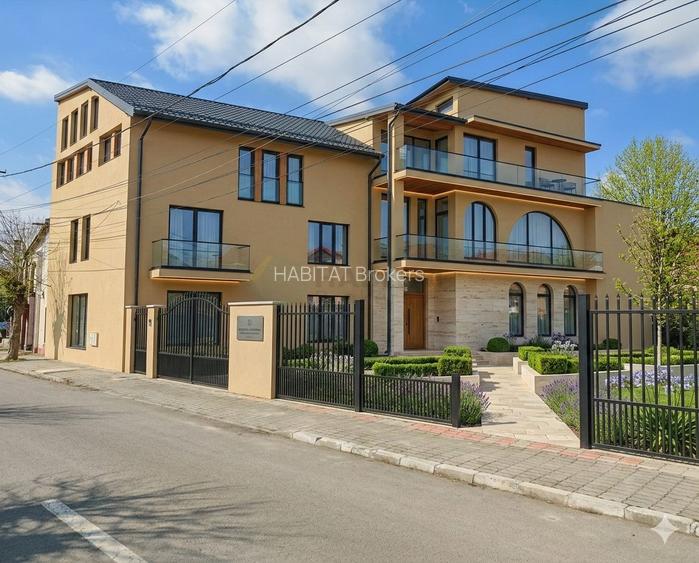 Oportunitate I în Centrul Târgoviștei: Clădire de 498 mp - 2