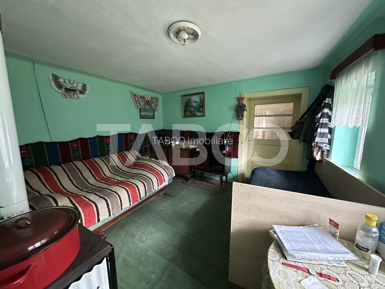 Casa cu gradina 3 camere anexe gospodaresti 5702 mp teren in Gura Vaii - 8