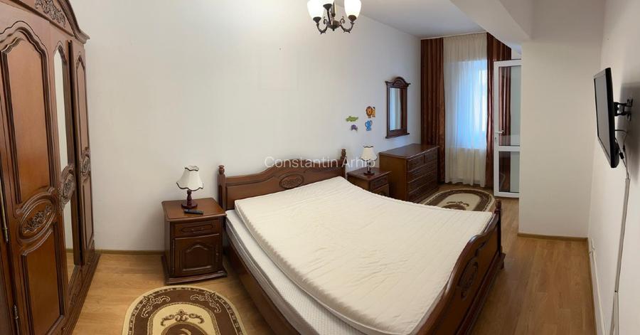 Inchiriez apartament 3 camere Zamca  - 3