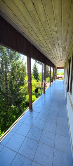 Complex imobiliar format din 2 Vile si un teren generos de 3659Mp - 13