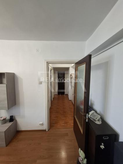 3 camere, boxa, bloc 1982, anvelopat-Drumul Taberei - 6