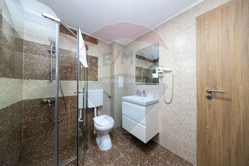 Pensiune cu restaurant și spații comerciale, central Râșnov - 29