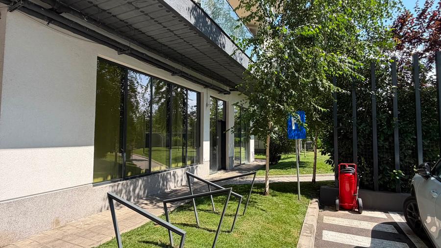 13 Septembrie : Spatiu comercial aflat in ansamblul rezidential Vulcan !