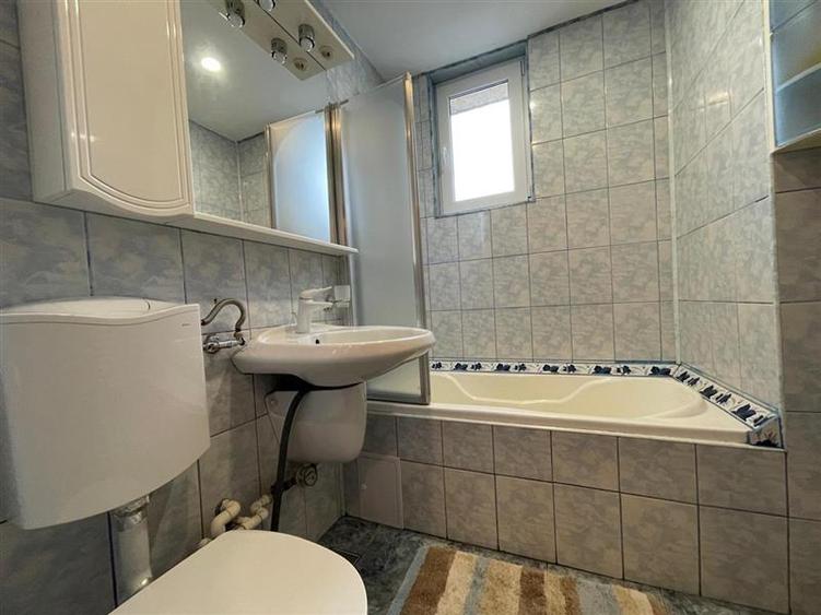 Apartament 3 camere de vanzare zona Vest -Tulcea