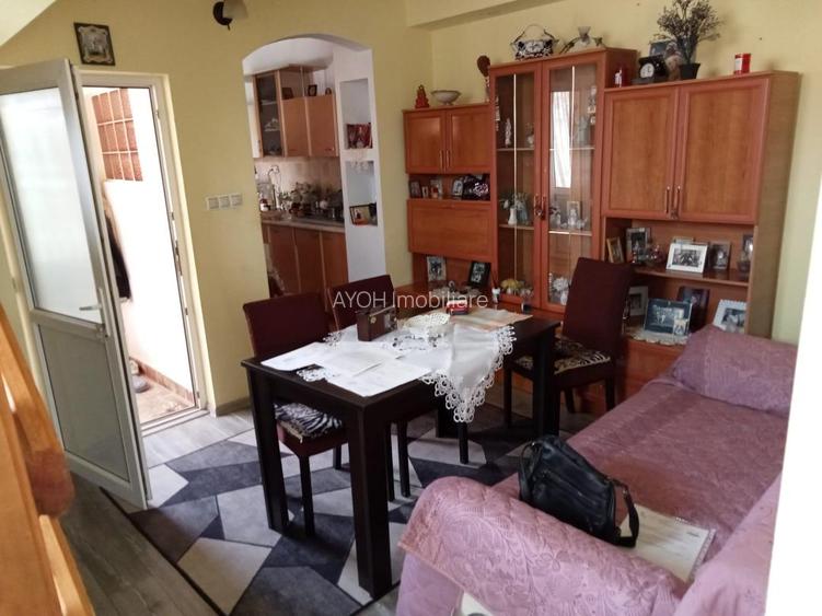 PALAZU MARE CASA CU TEREN 1400 MP DESCHIDERE 12ML PRET 240.000 EURO - 2