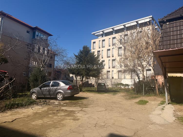 Ap. 4 camere , curte interoara -Central - 3