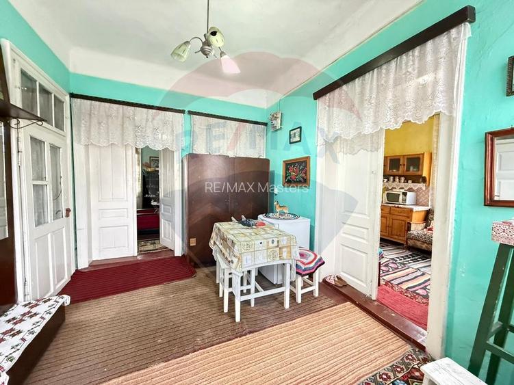 Casă de vânzare în GURA HUMORULUI zona Ariniș 250 mp teren - 9