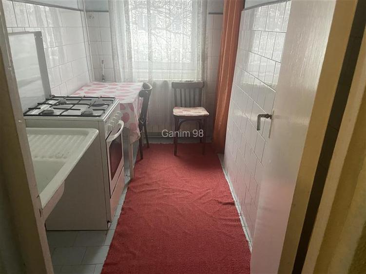 Apartament 3 camere , zona Sud , et 3 4 , decomandat ,52 mp - 7