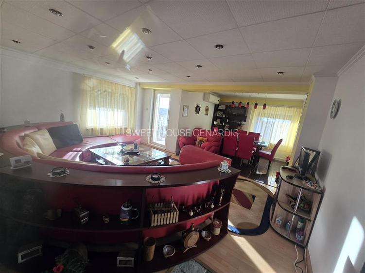 Apartament cu patru camere zona centrala - 17