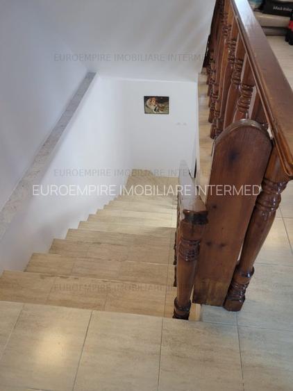 De vanzare bloc P+3E  zona Primo - 6