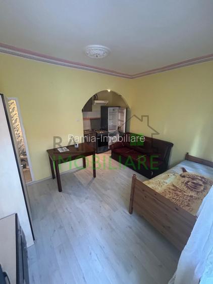 Garsoniera de inchiriat la curte zona Craiter - 5