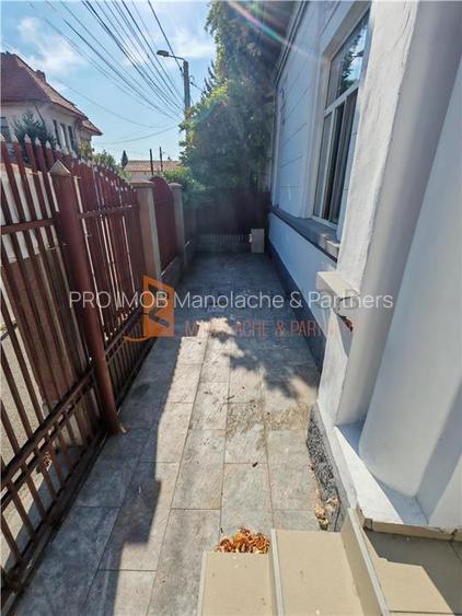 Spatiu comercial si curte privata zona 23 August - 8