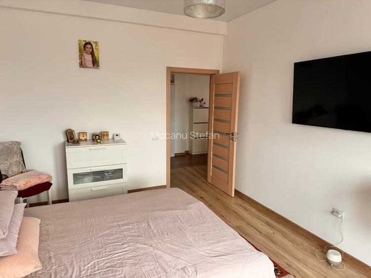Pers fizica vând apartament decomandat cu 2 camere si loc de parcare inclus  - 5