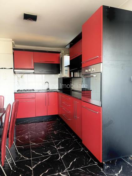 Apartament cu 3 camere,parcare,garaj,zona Stadionului  - 2