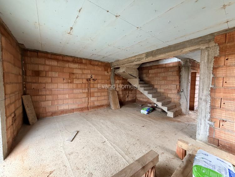 Duplex cu 4 camere -110 mp- Mosnita Noua - Comision 0% - 8