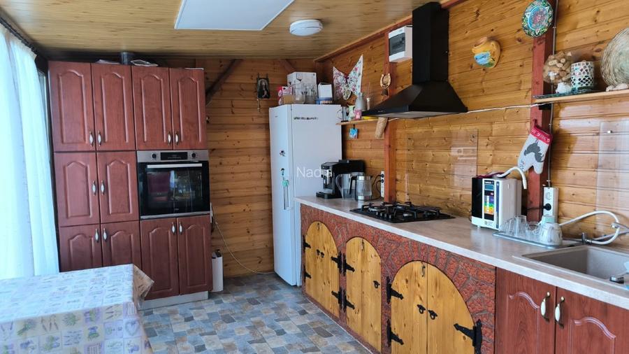 Casă de vânzare în Costinești. Casa se vinde cu tot cu mobila, electrocasnice. - 11