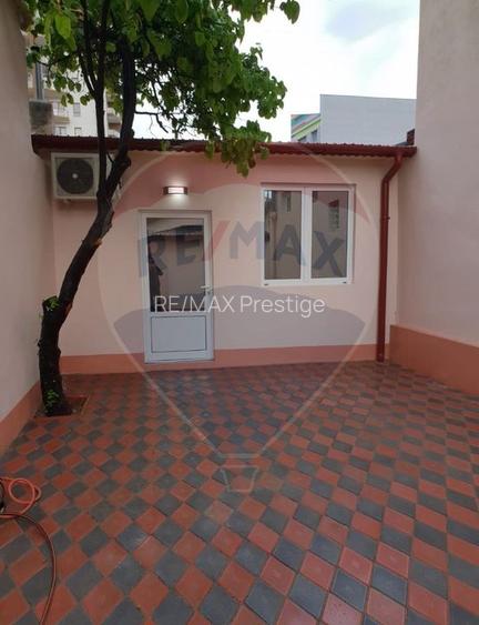 Casă cu două corpuri, ideală pentru firmă, Vitan - 2