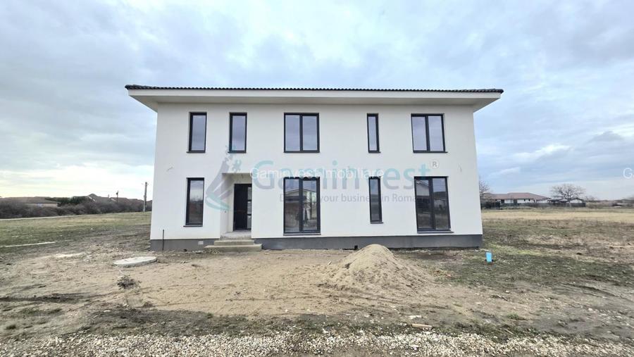 Imobil cu destinatie multipla - comercial si de locuit in Santandrei, Bihor - 4