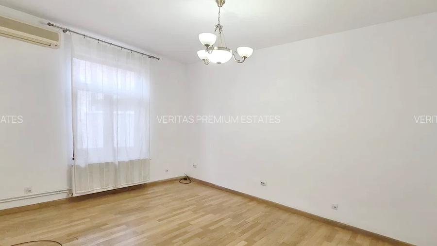 Vila de inchiriat pentru birouri, Unirii rond Alba Iulia, curte - 3