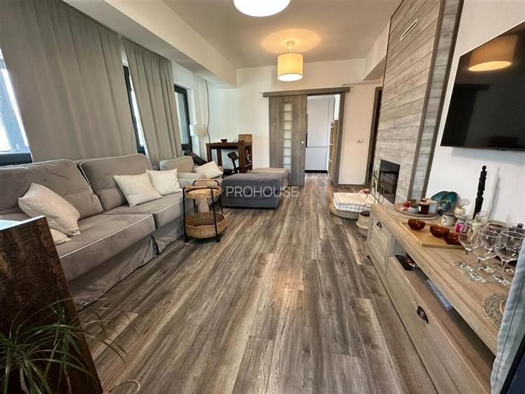 Ultracentral, Bloc Nou, Etaj 1. - 3