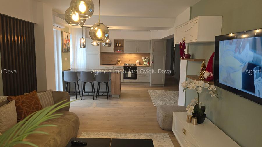 Inchiriez apartament 4 camere decomandat cu GARAJ, LIBER DIN DATA DE 01.07.2026. - 1