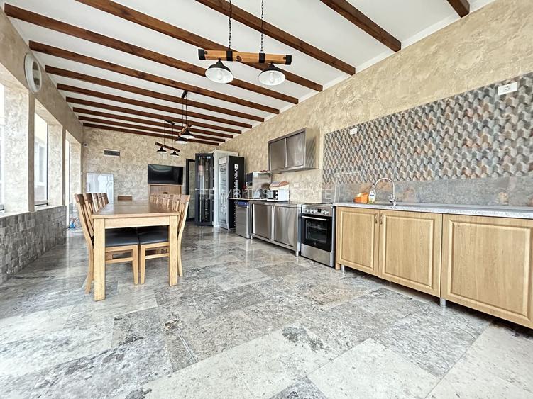 Pensiune Casa Eva Statiunea 2 Mai - 12 camere - teren 600 mp - 6