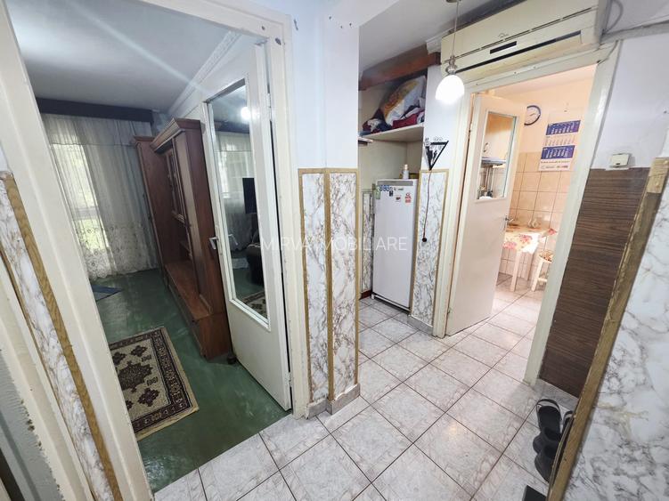 Apartament 3 camere, decomandat, etaj 2, zona Baraolt - 2