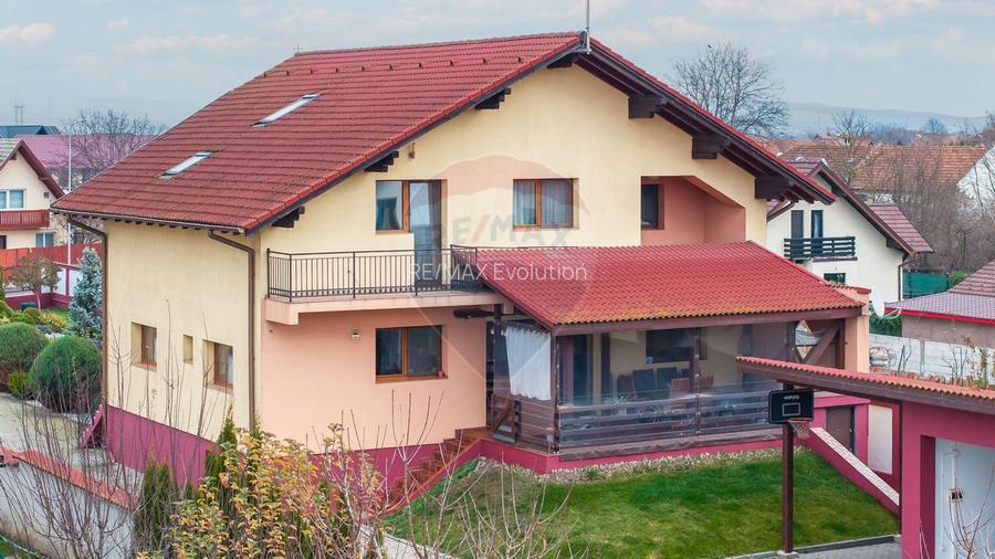 Casă spațioasă și elegantă, teren 1547 mp în Stupini – Comision 0 - 5