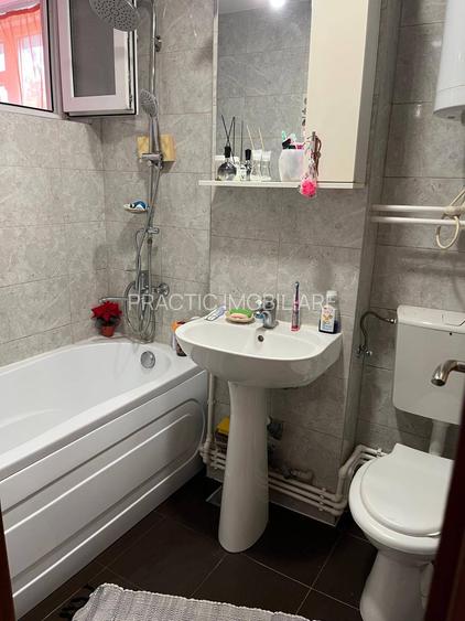 Apartament cu 4 camere in Micro 19 - 5