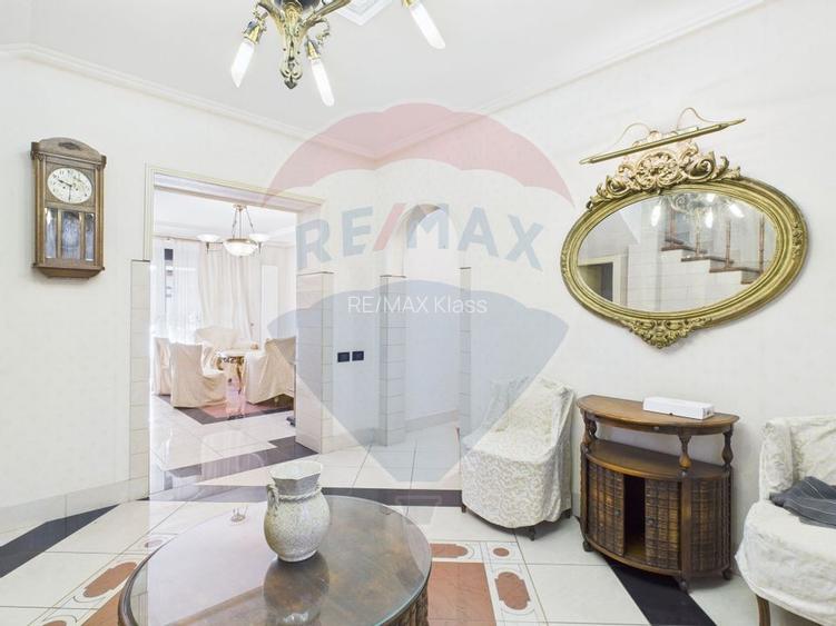 Vilă spectaculoasă în Balotești, curte 5000 mp si piscina interioara - 14