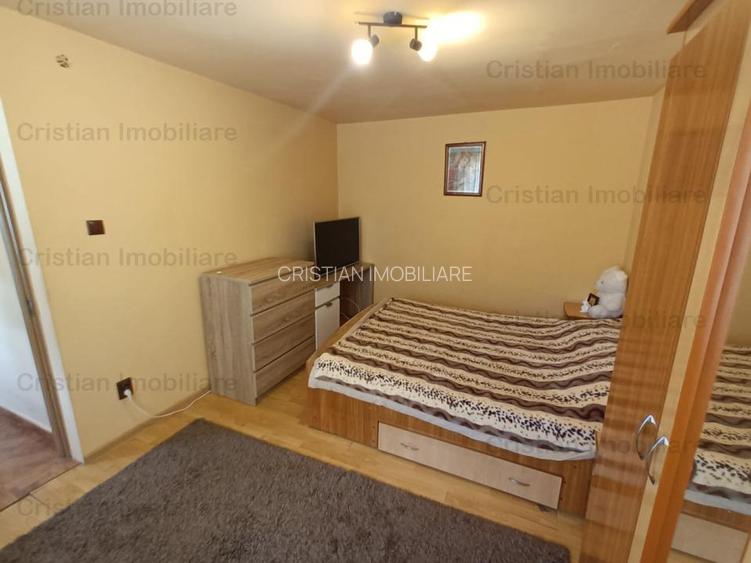 CASA NOUA 2 corpuri  Teren 300 mp, zona Chercea - 4