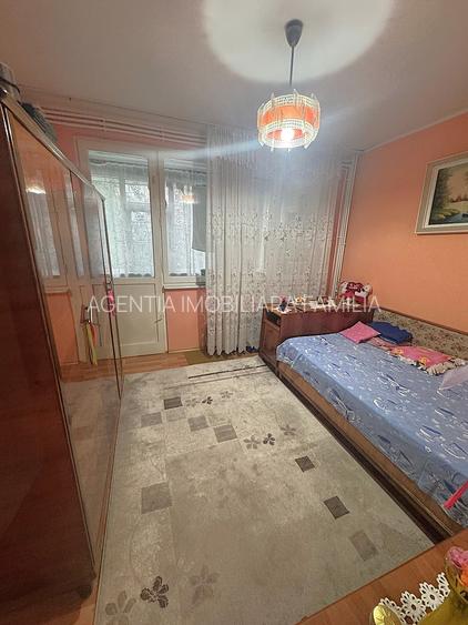 Apartament spatios, trei camere semidecomandate, etaj 1 din 4, Tiglina 3 - 3