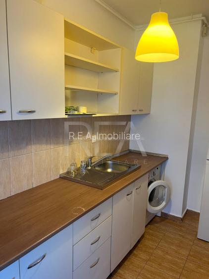 Garsoniera, Titan, an 2009, parcare, 33 mp - 3