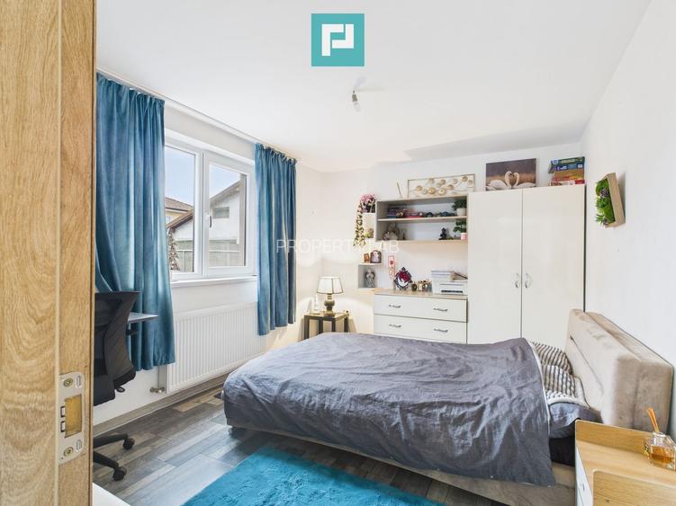 Două case pe un teren generos în Ghiroda - 7