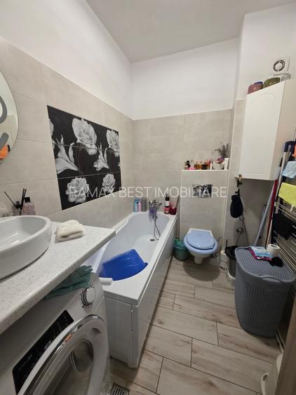 Titanul Nou, Nicolae Teclu, pe Drumul Gura Crivatului, centrala, parcare - 12