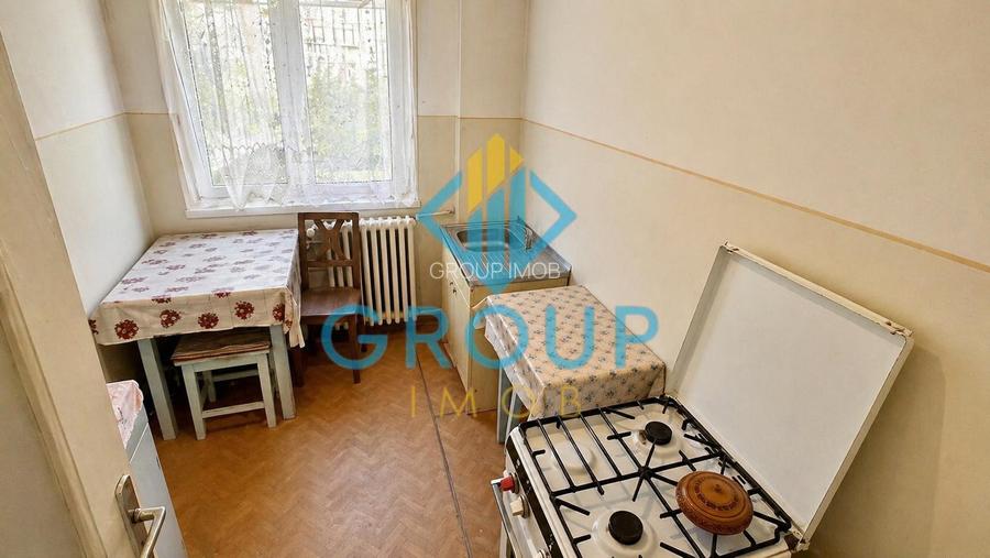 De vanzare 2 camere semi-decomandate , strada Letea , Bacau , etaj 1 din 4 - 2